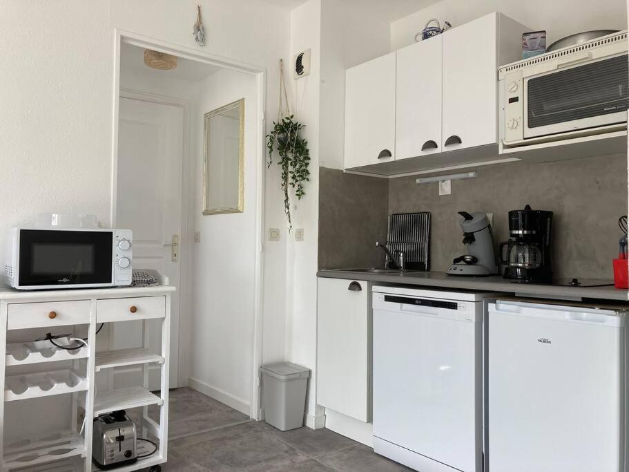 Cabourg, Appartement T2 Acces Direct Mer Exterior photo